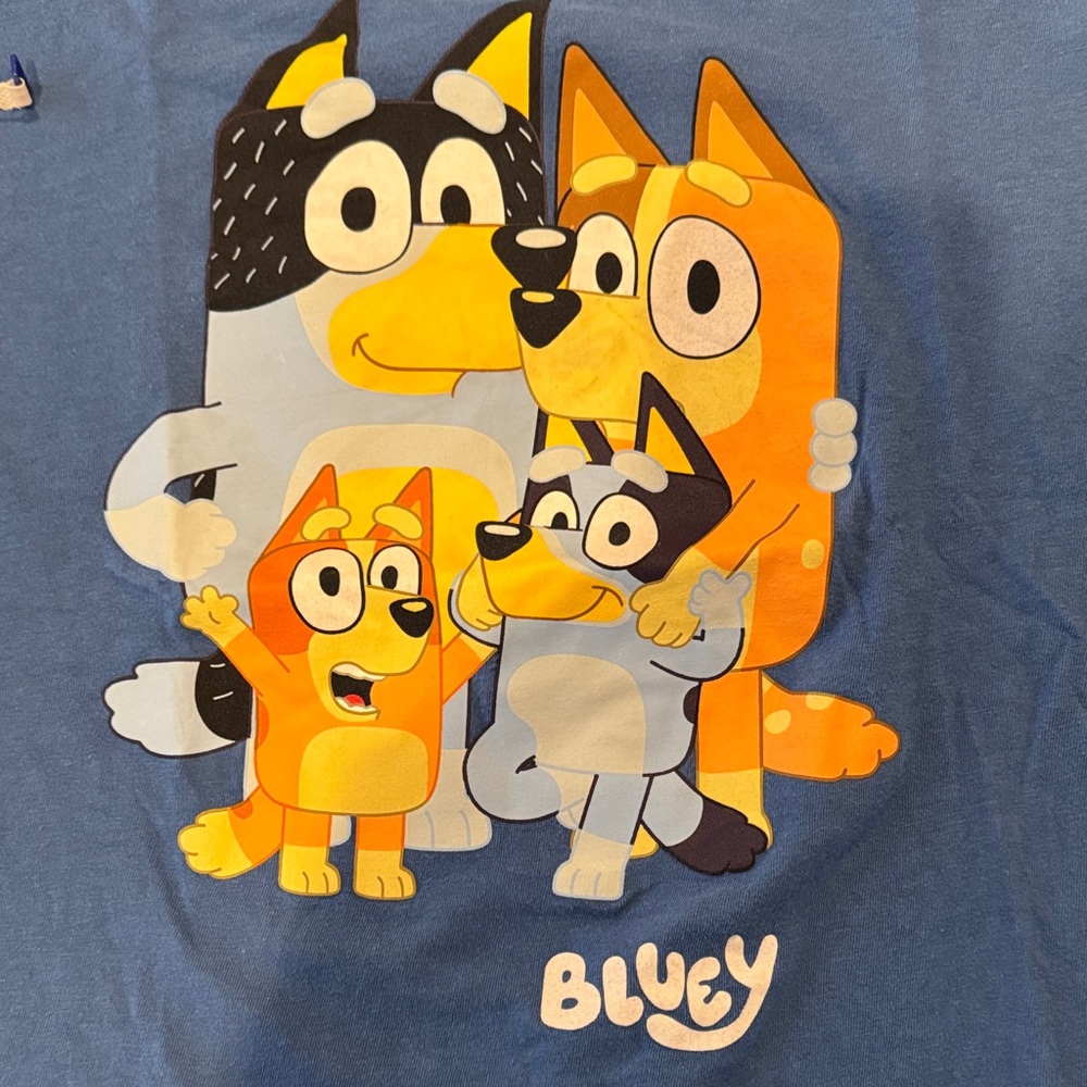 Women’s cut Bluey and Bingo Vibrant Blue Casual Tee Cropped Disney - Picture 6 of 6